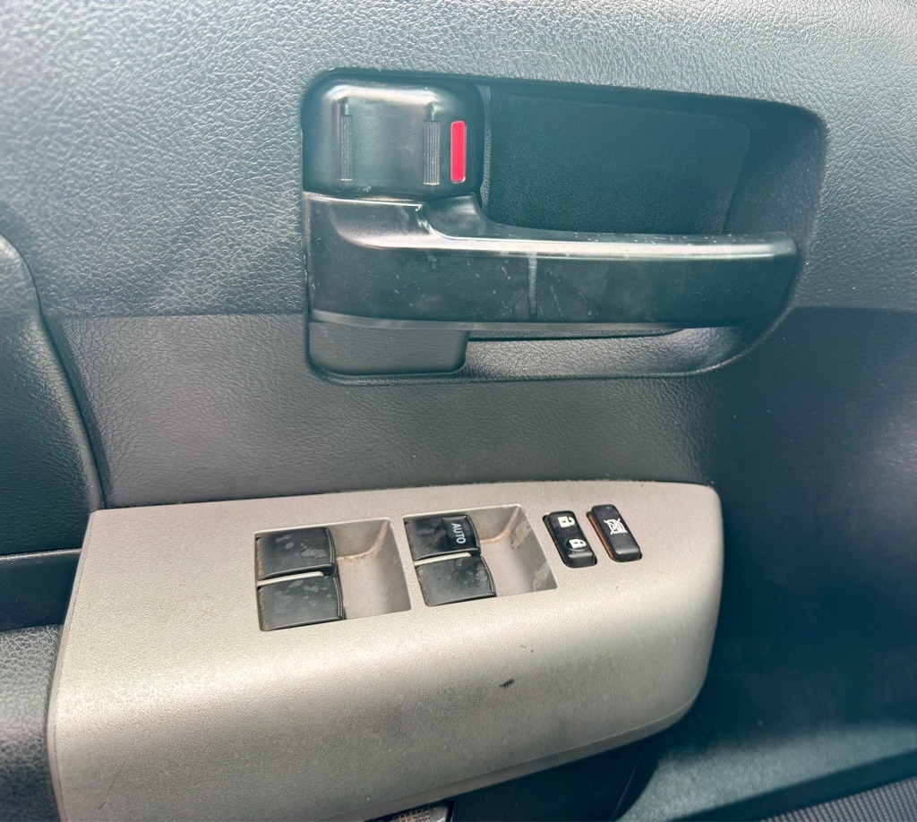 Toyota Tundra SR5 CrewMax 5.7L 4WD 2008