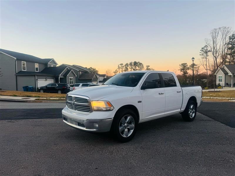 2013 RAM 1500 SLT Crew Cab SWB 2WD