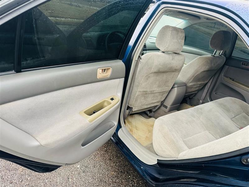 Toyota Camry LE 2003