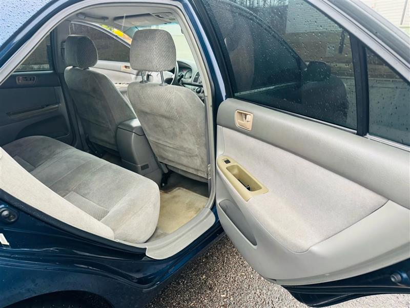 Toyota Camry LE 2003