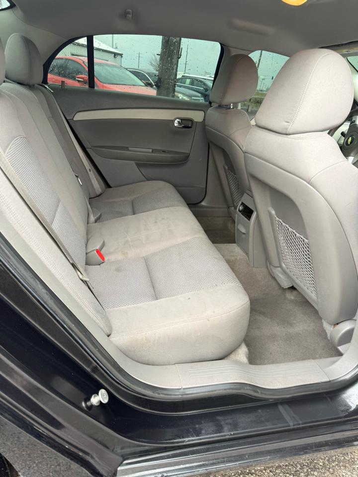 Chevrolet Malibu LS 2012