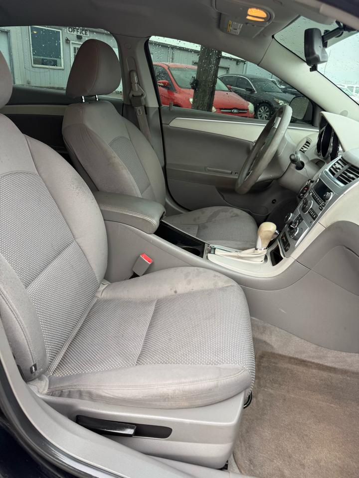 Chevrolet Malibu LS 2012