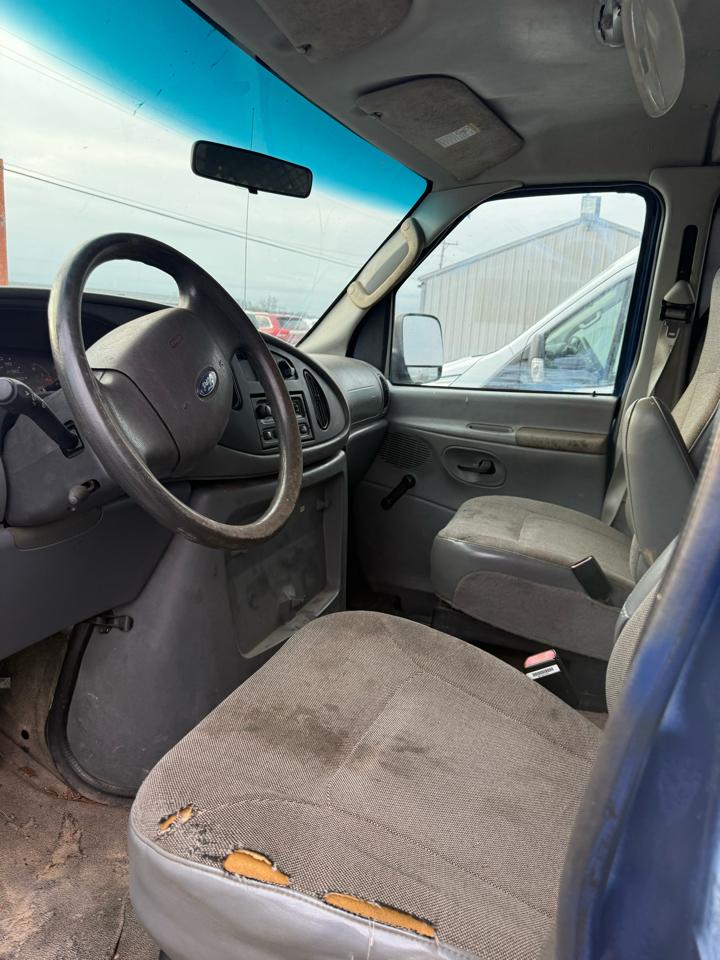 Ford Econoline E-250 2004