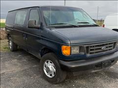 2004 Ford Econoline 