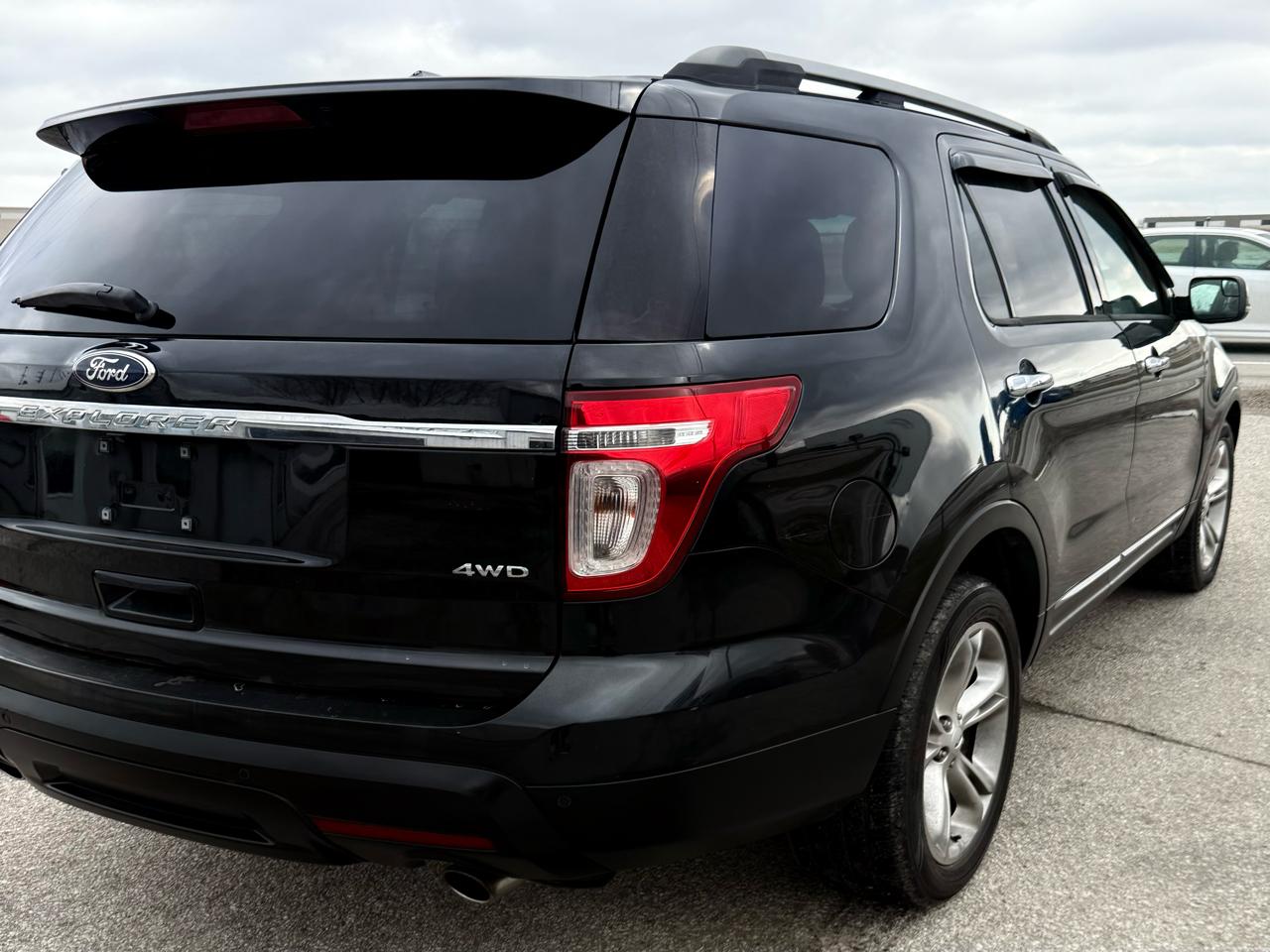 Ford Explorer Limited 4WD 2013