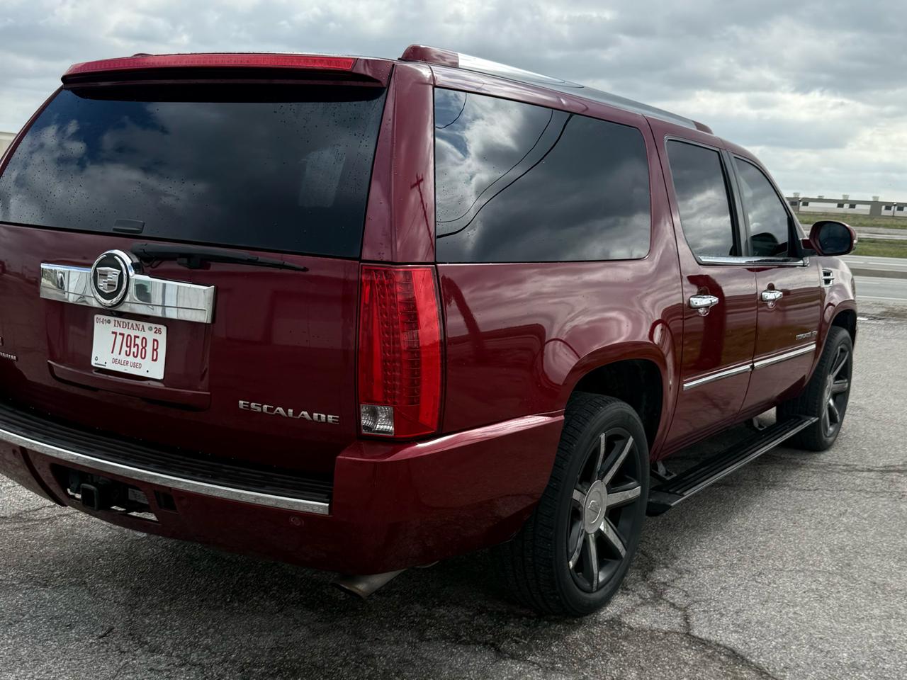 Cadillac Escalade ESV AWD Platinum 2011