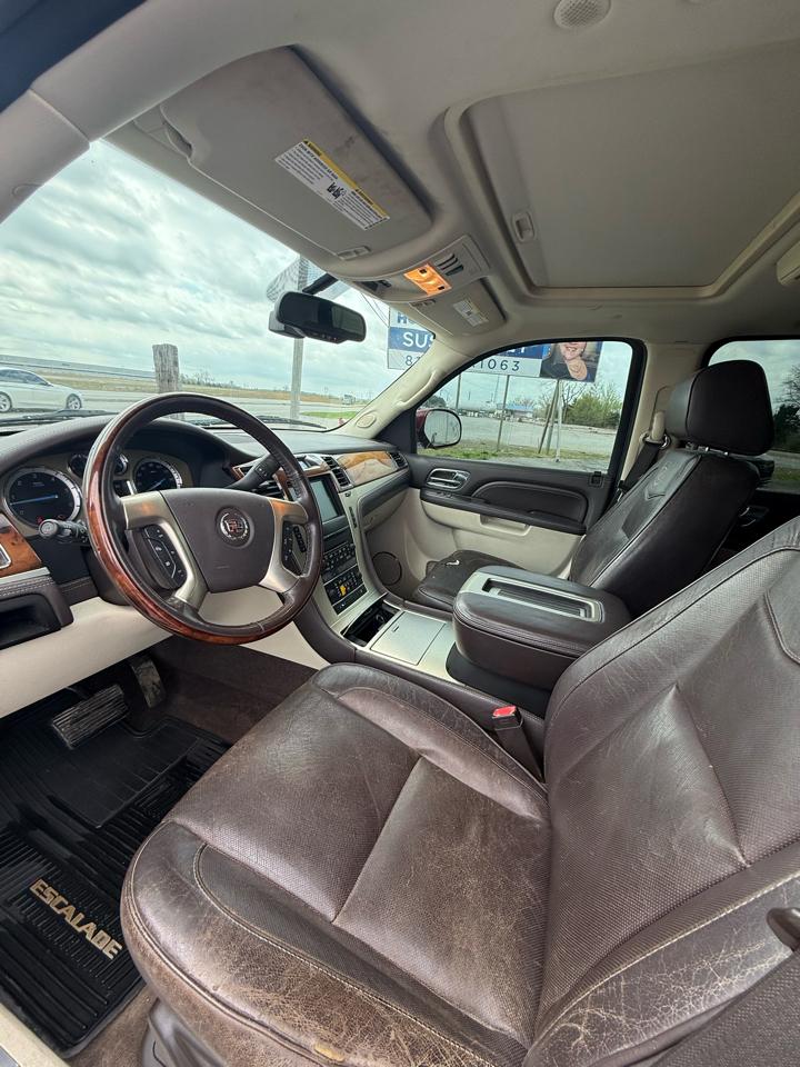 Cadillac Escalade ESV AWD Platinum 2011