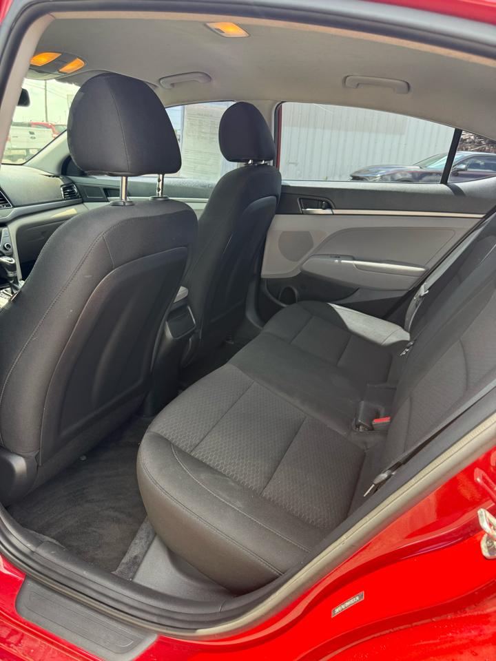 Hyundai Elantra SE 6AT 2017