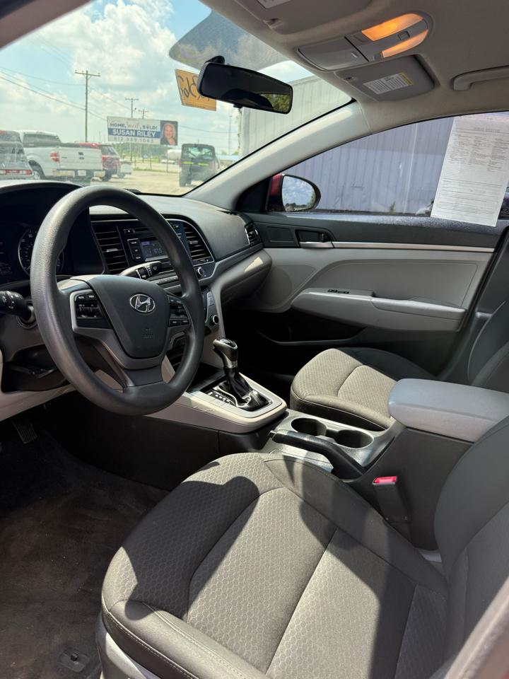 Hyundai Elantra SE 6AT 2017