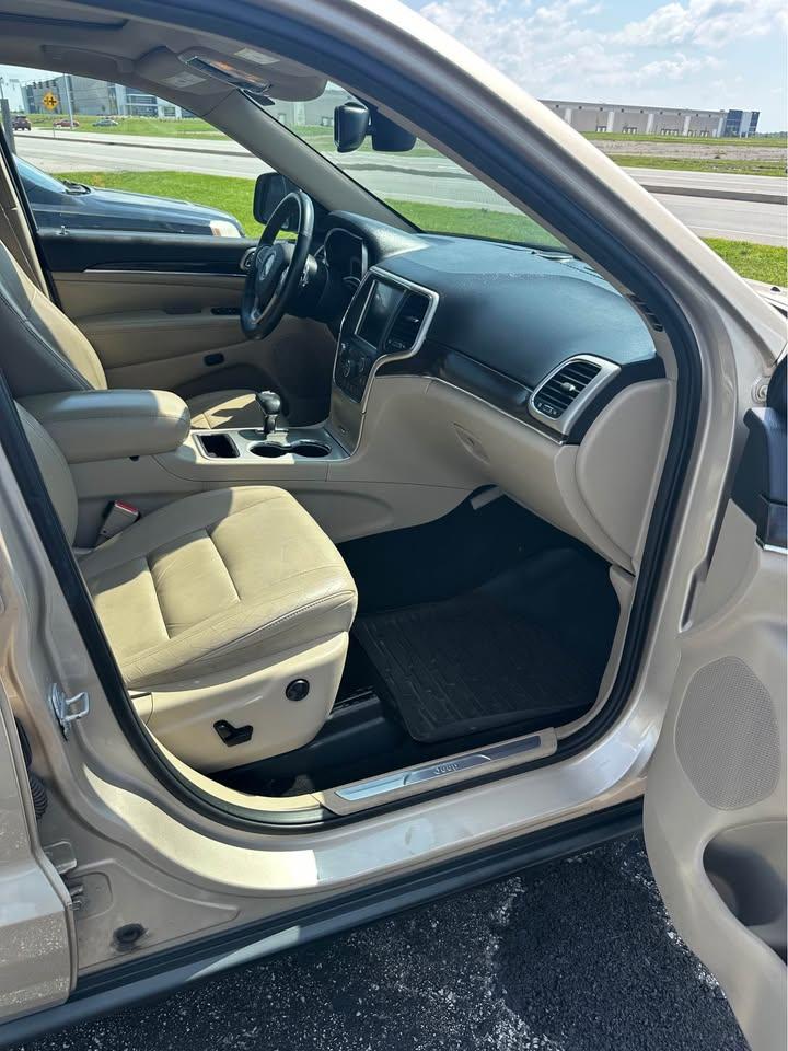 Jeep Grand Cherokee Limited 2WD 2014