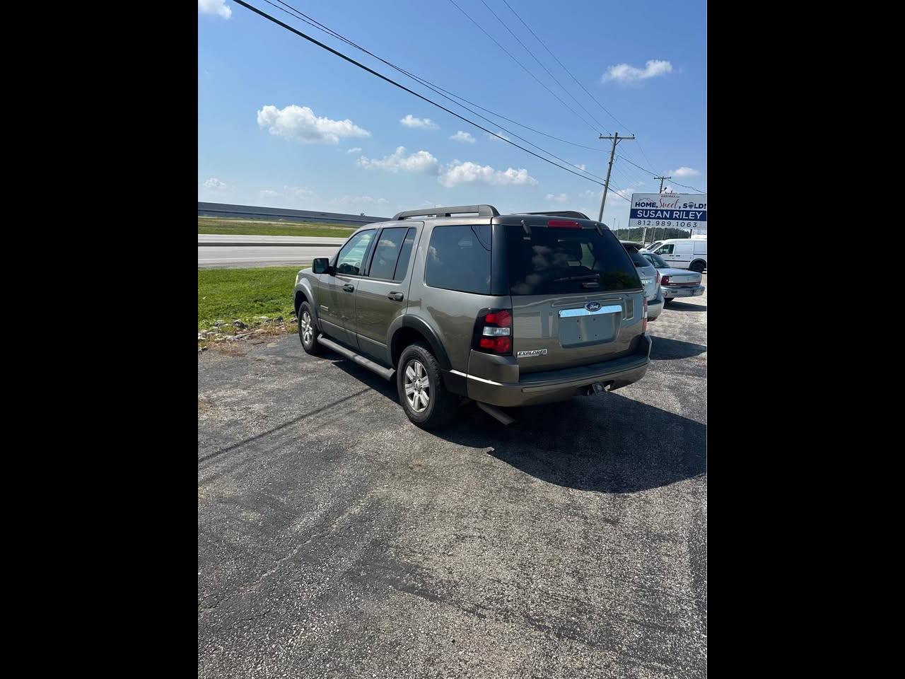 Ford Explorer XLT 4.0L 4WD 2006