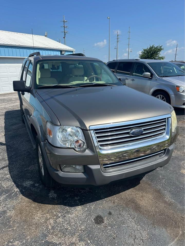 Ford Explorer XLT 4.0L 4WD 2006