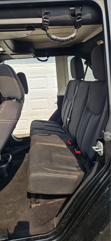 Jeep Wrangler Unlimited Sport 4WD 2014