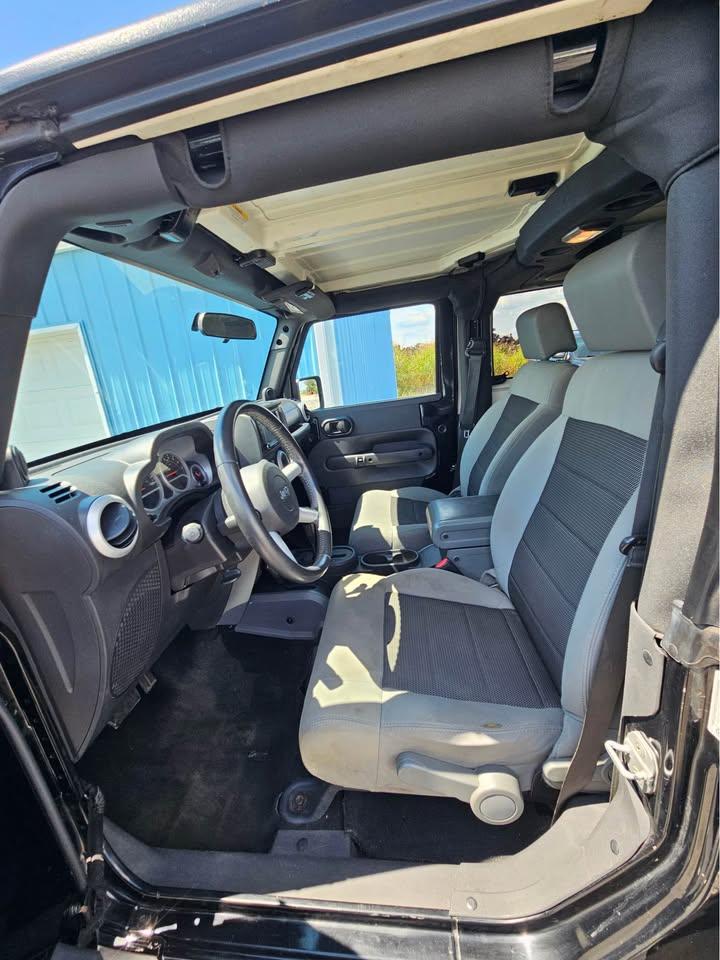 Jeep Wrangler Sahara 4WD 2010