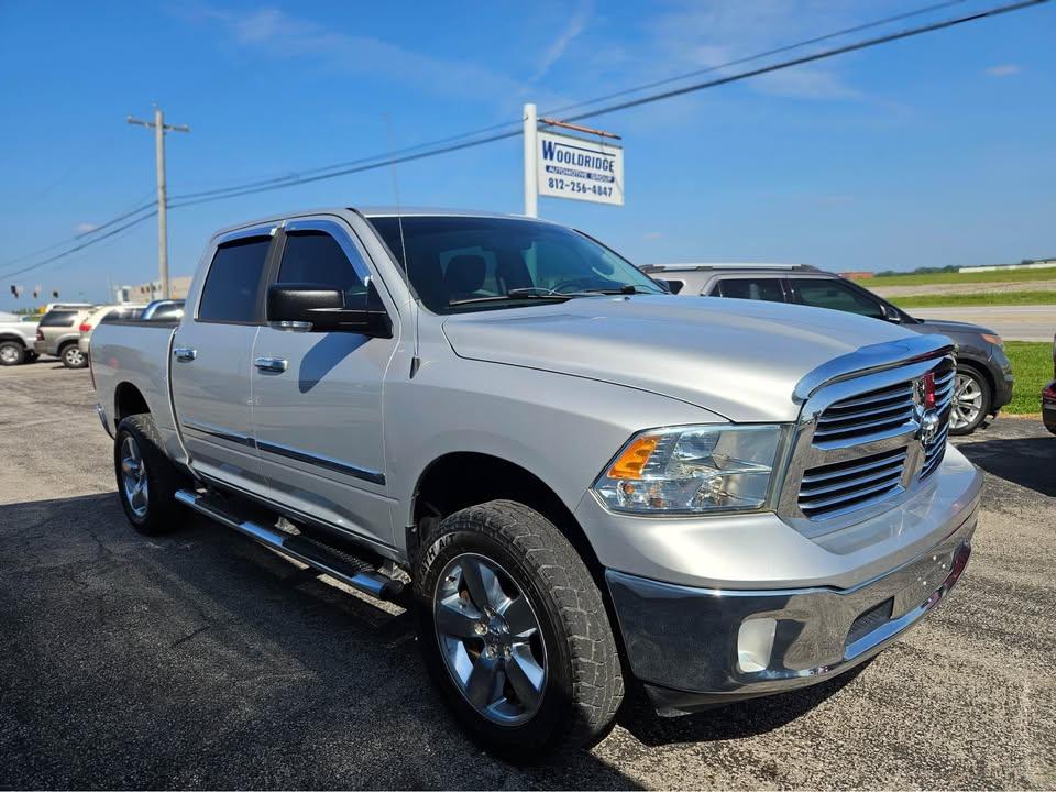 RAM 1500 SLT Crew Cab SWB 4WD 2014
