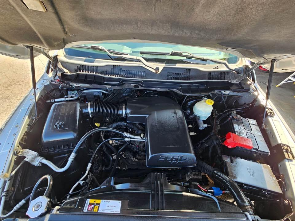 RAM 1500 SLT Crew Cab SWB 4WD 2014