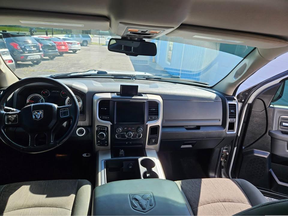 RAM 1500 SLT Crew Cab SWB 4WD 2014