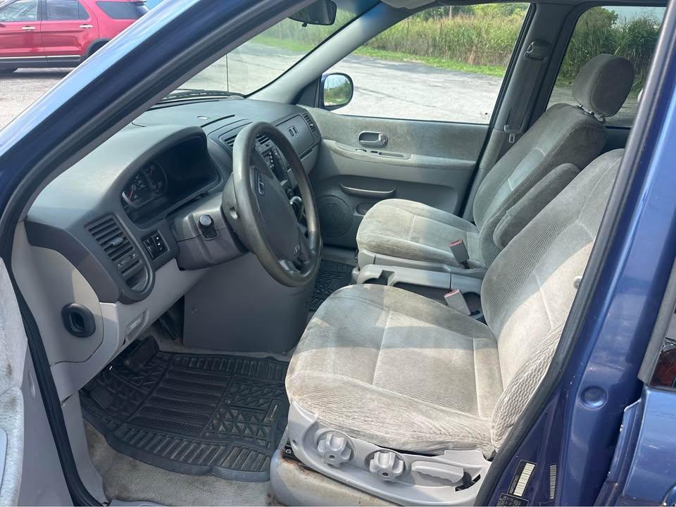 Kia Sedona LX 2005