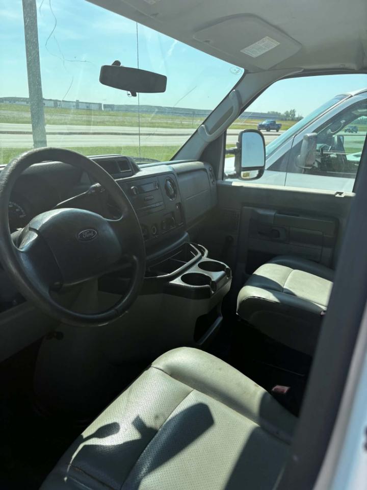 Ford Econoline E-250 2013