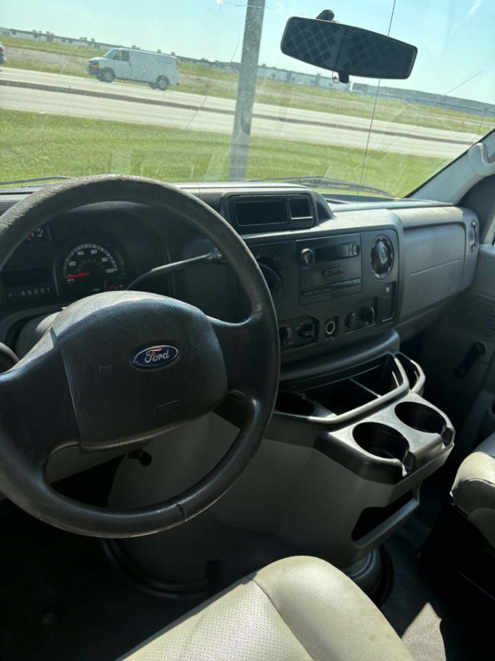 Ford Econoline E-250 2013
