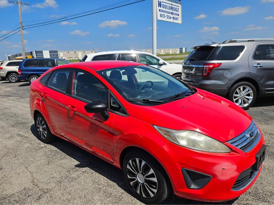 Ford Fiesta SE Sedan 2012