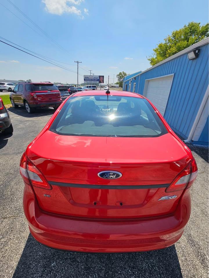 Ford Fiesta SE Sedan 2012
