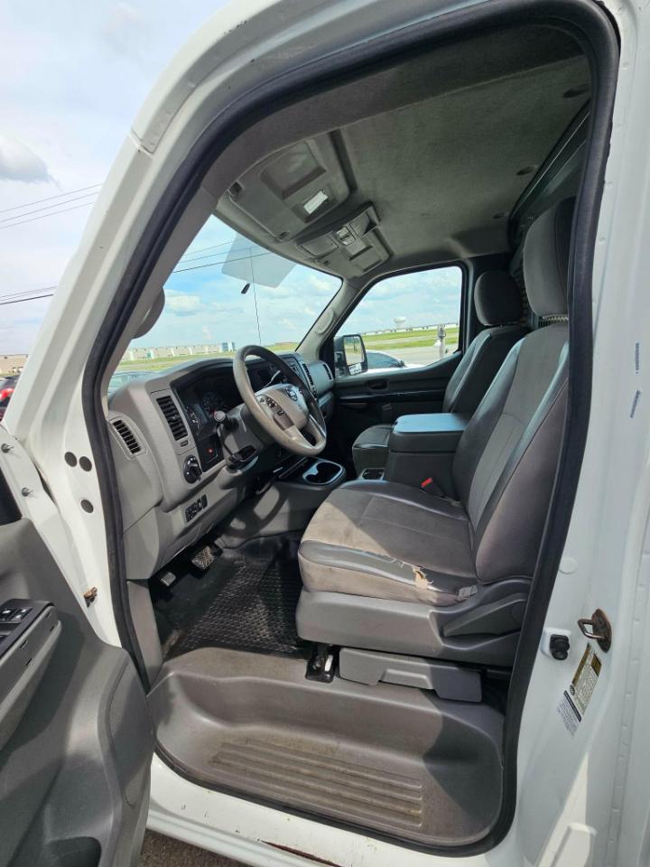 Nissan NV Cargo 3500 HD S High Roof 2016