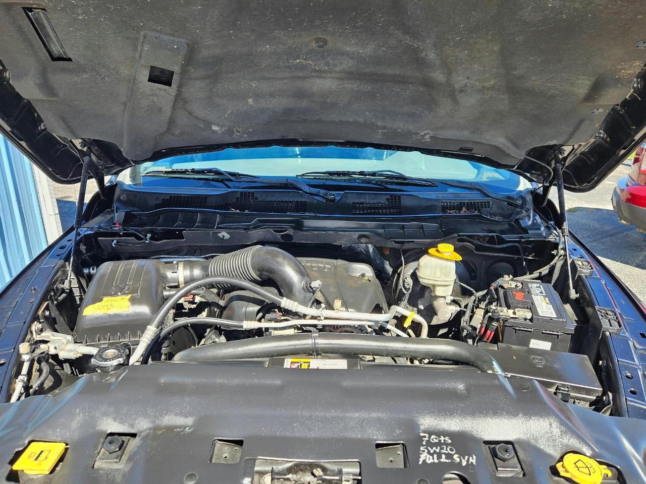 RAM 1500 SLT Crew Cab SWB 4WD 2015