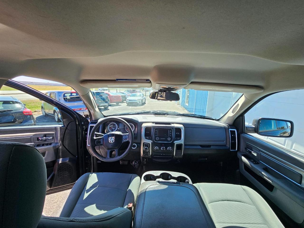 RAM 1500 SLT Crew Cab SWB 4WD 2015