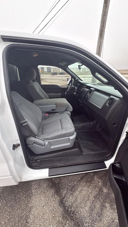 Ford F-150 XLT 8-ft. Bed 2WD 2013