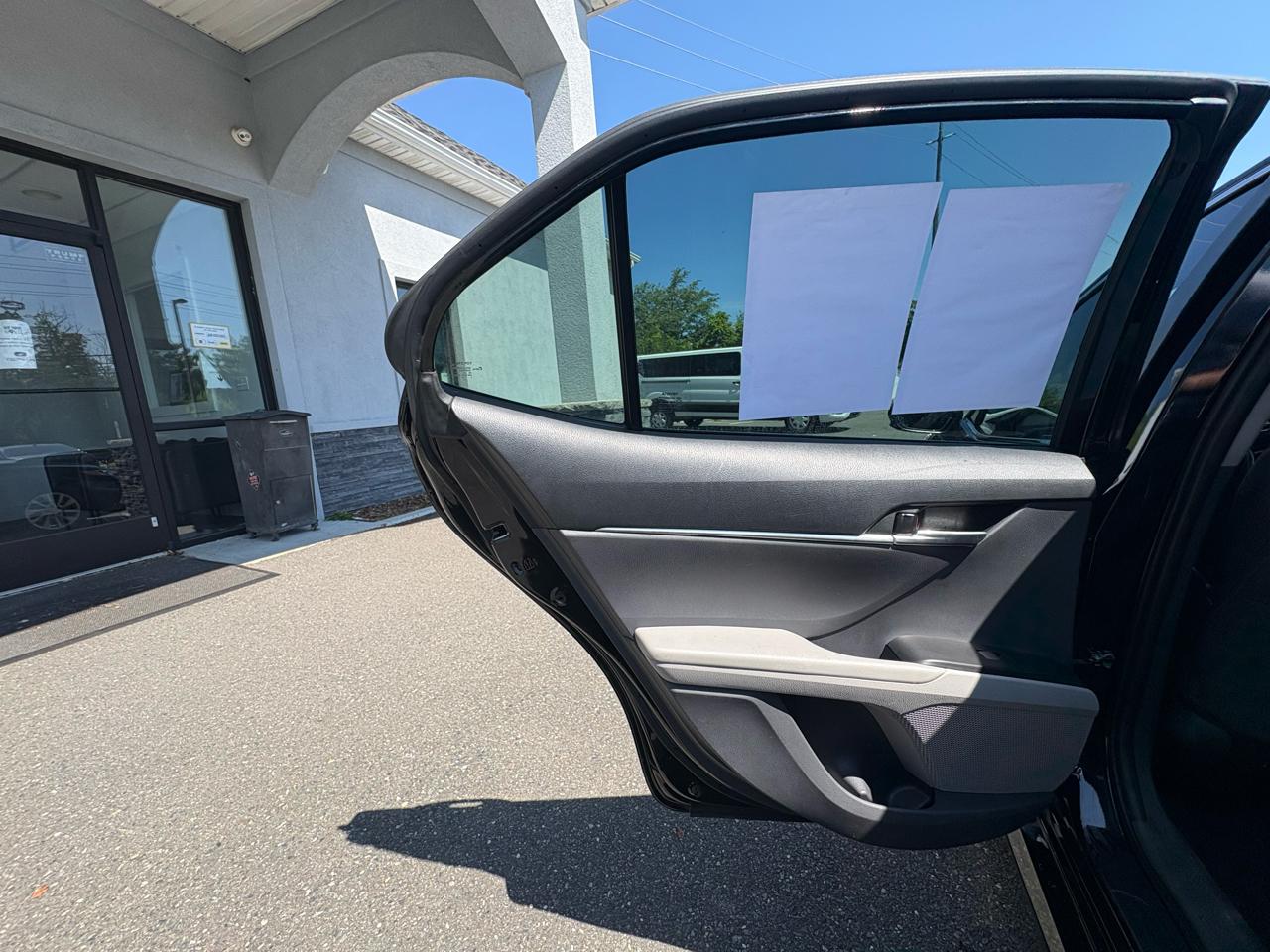 Toyota Camry SE 2023
