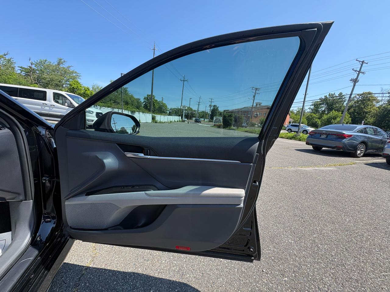 Toyota Camry SE 2023