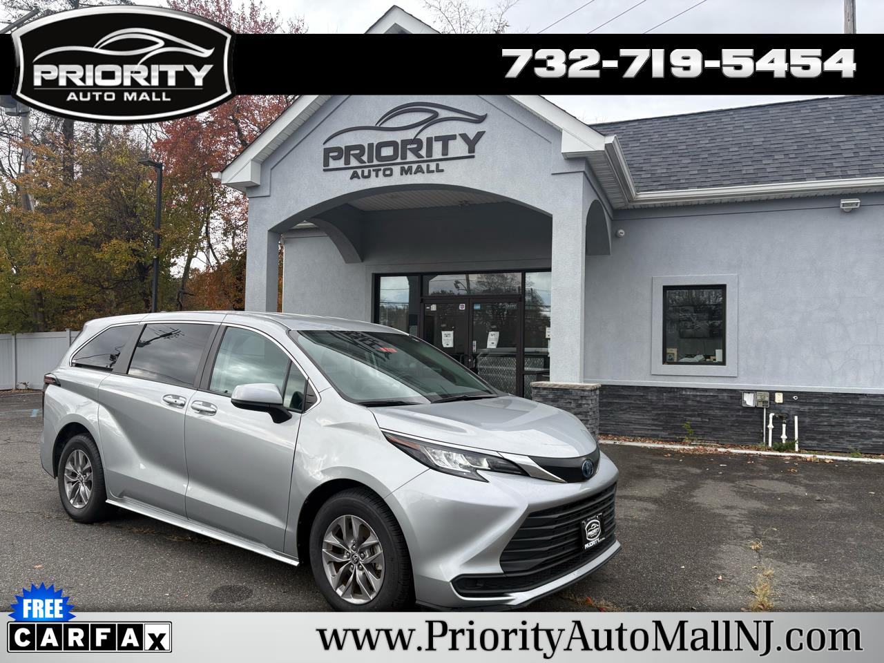 2023 Toyota Sienna LE