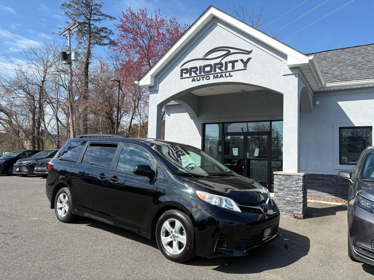 Toyota Sienna LE FWD 8-Passenger (Natl) 2020
