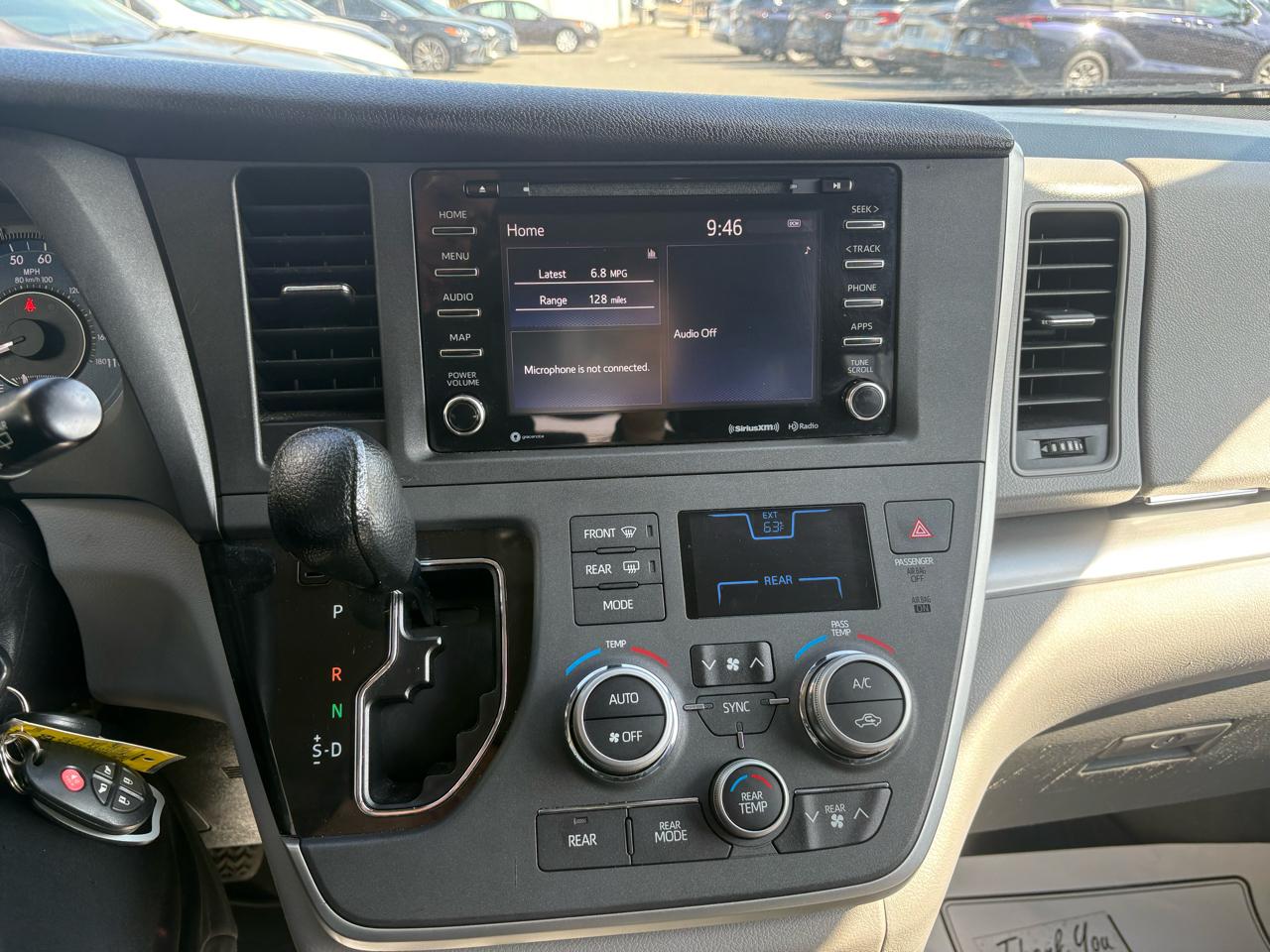 Toyota Sienna LE FWD 8-Passenger (Natl) 2020