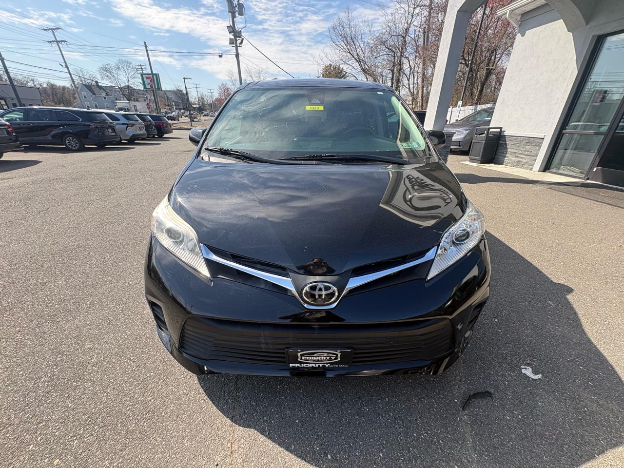 Toyota Sienna LE FWD 8-Passenger (Natl) 2020