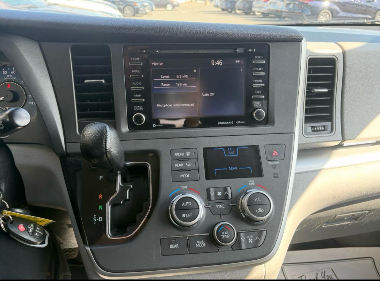 Toyota Sienna LE FWD 8-Passenger (Natl) 2020