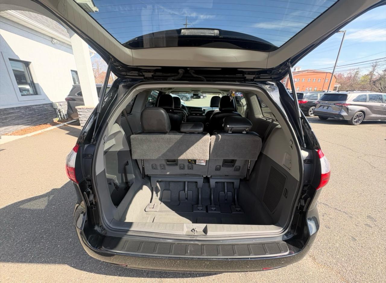 Toyota Sienna LE FWD 8-Passenger (Natl) 2020