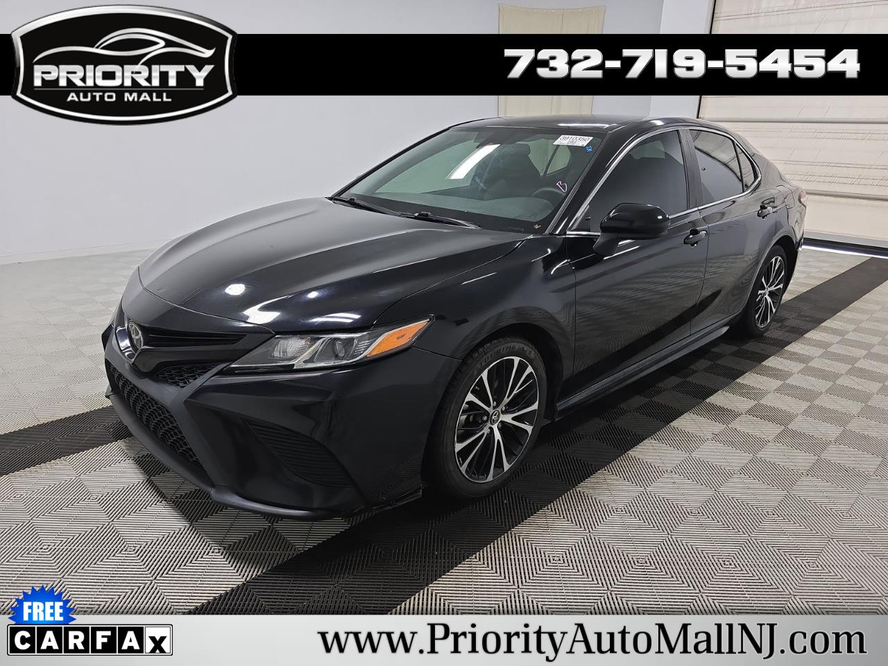 2020 Toyota Camry SE