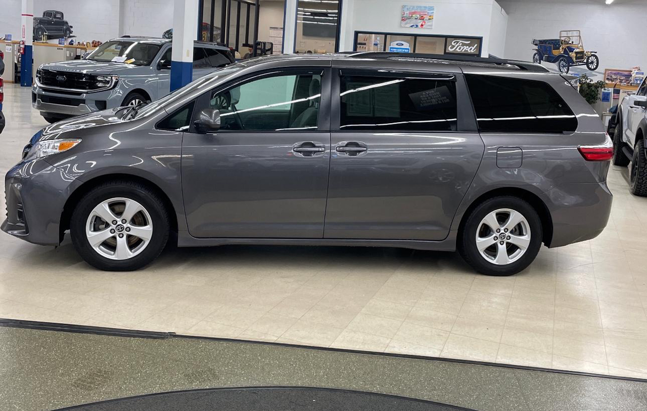 Toyota Sienna LE FWD 8-Passenger (Natl) 2018 Toyota Sienna LE FWD 8-Passenger (Natl) 2018