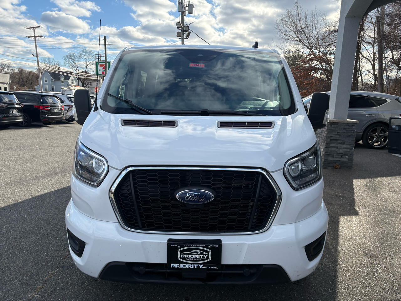 Ford T350 Vans XLT Wgn Low Roof 148 2023