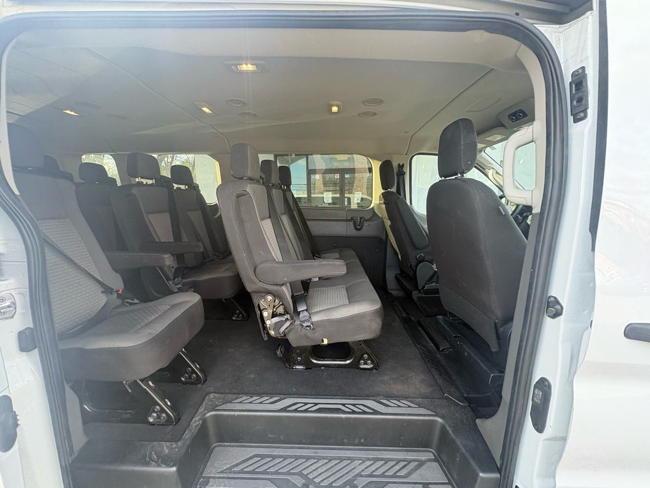 Ford T350 Vans XLT Wgn Low Roof 148 2023