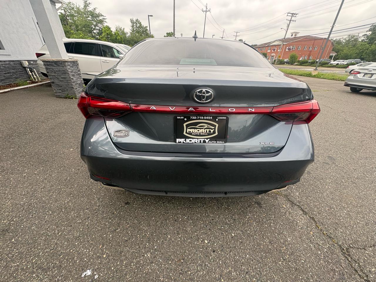 Toyota Avalon XLE FWD (Natl) 2022