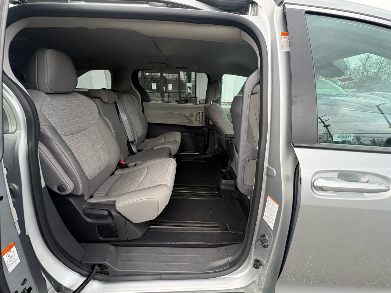 Toyota Sienna LE FWD 8-Passenger (Natl) 2024