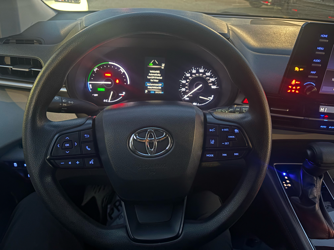 Toyota Sienna LE FWD 8-Passenger (Natl) 2023