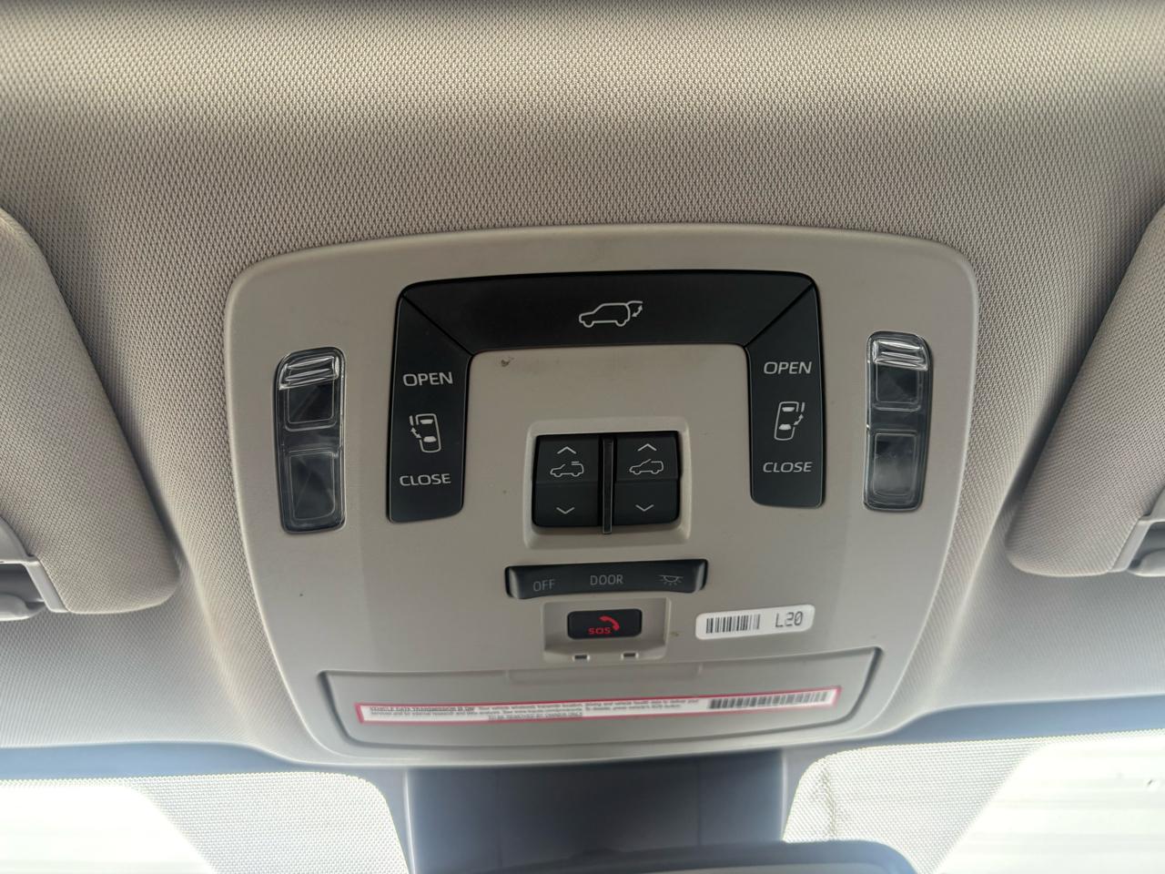 Toyota Sienna XLE FWD 8-Passenger (Natl) 2023