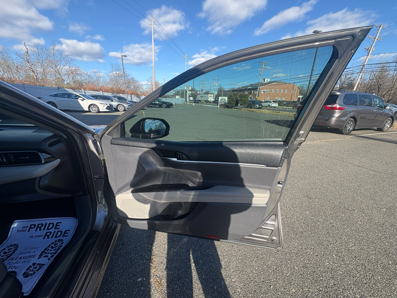 Toyota Camry LE Auto (Natl) 2023