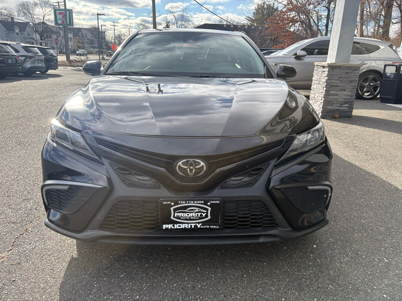 Toyota Camry SE Auto (Natl) 2022