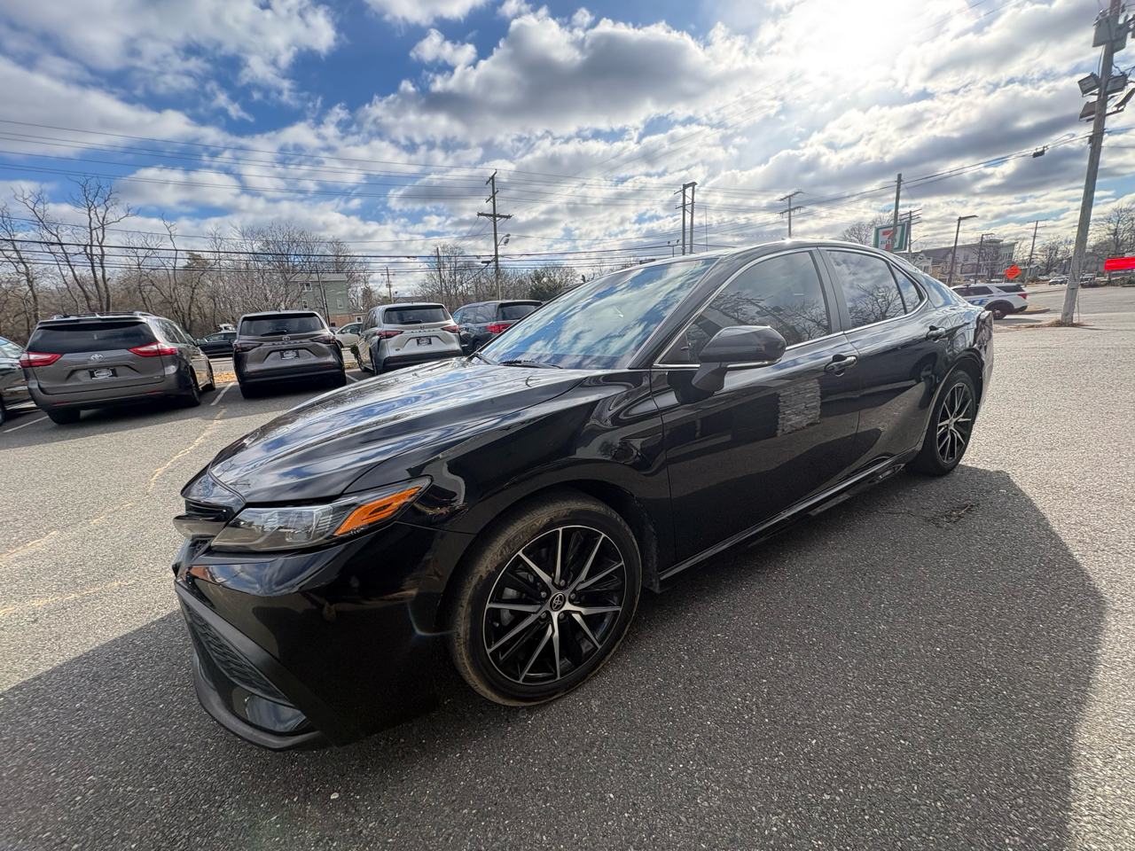 Toyota Camry SE Auto (Natl) 2022