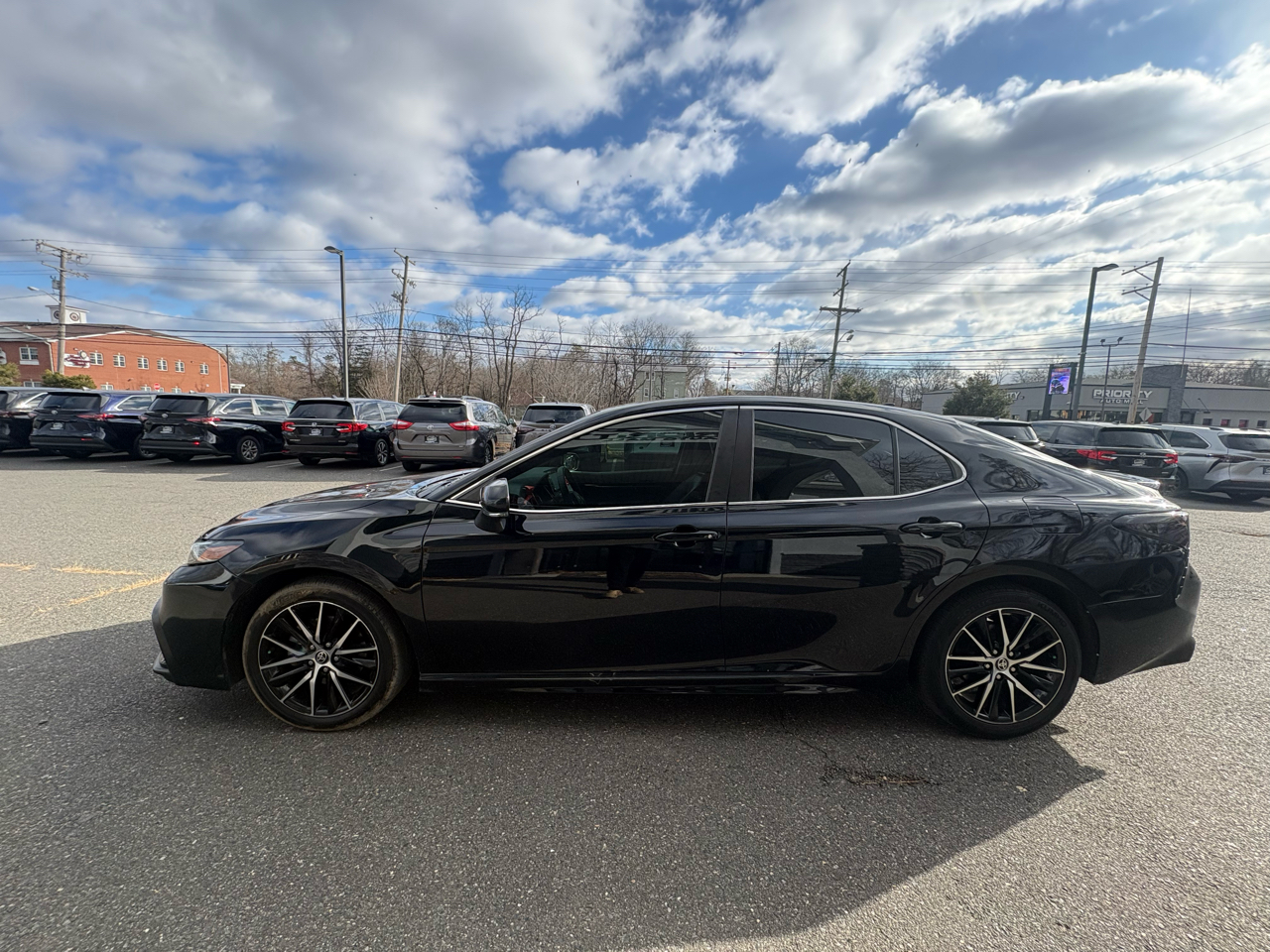 Toyota Camry SE Auto (Natl) 2022